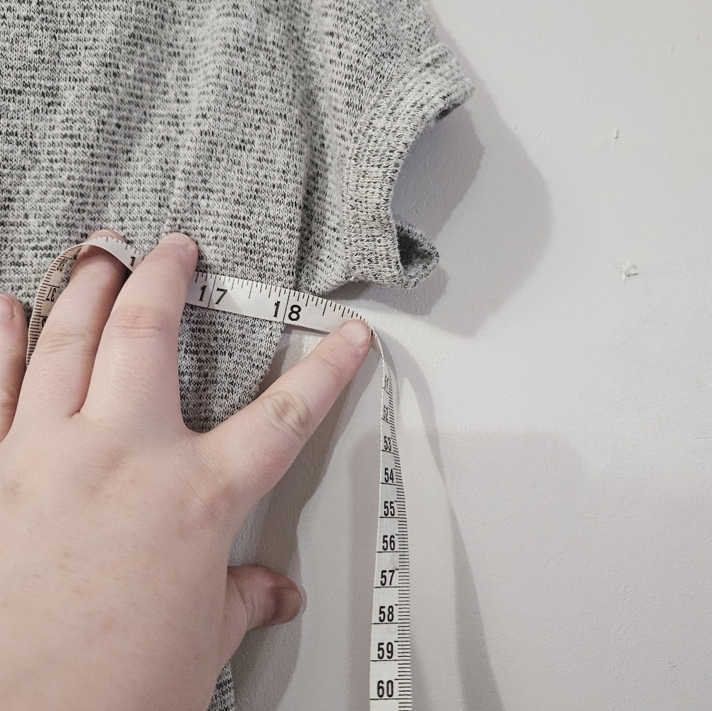 Caution To The Wind Gray Short Sleeve Top! - Picture 4 of 5